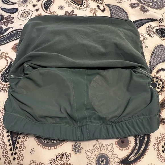 Matching Old Navy workout set size S. NWT green bike shorts, 2 longline bras - Picture 7 of 15